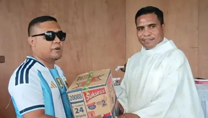 Keren! Komunitas Suporter AFA Jargaria Gelar Aksi Berbagi Kasih buat Warga Papua di Dobo