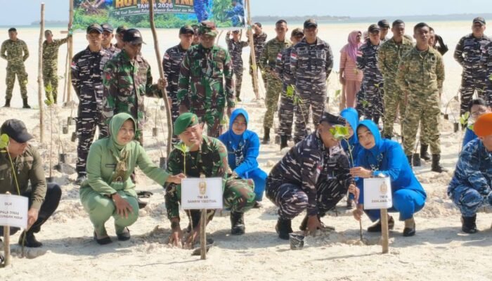 Jelang Hari Jadi ke-81, TNI Tiga Matra di Tual Turun Tangan Jaga Pesisir Kei Kecil
